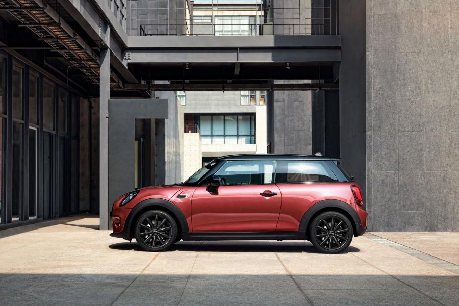  Mini Cooper Rosewood Edition (F56) 2020 года  (SG) (фото 2 из 15)